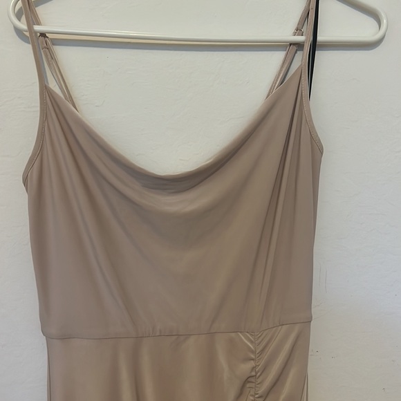 Wayf dress - Picture 3 of 8